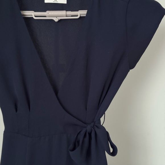 ARITZIA - Babaton Lexia Dress - Maxi V-neck Wrap Dress - Picture 8 of 13